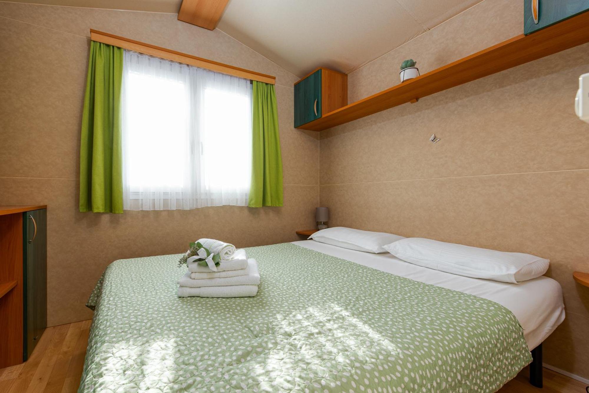 Camp Mrkva Mobile Homes With Pool Sukosan Luaran gambar